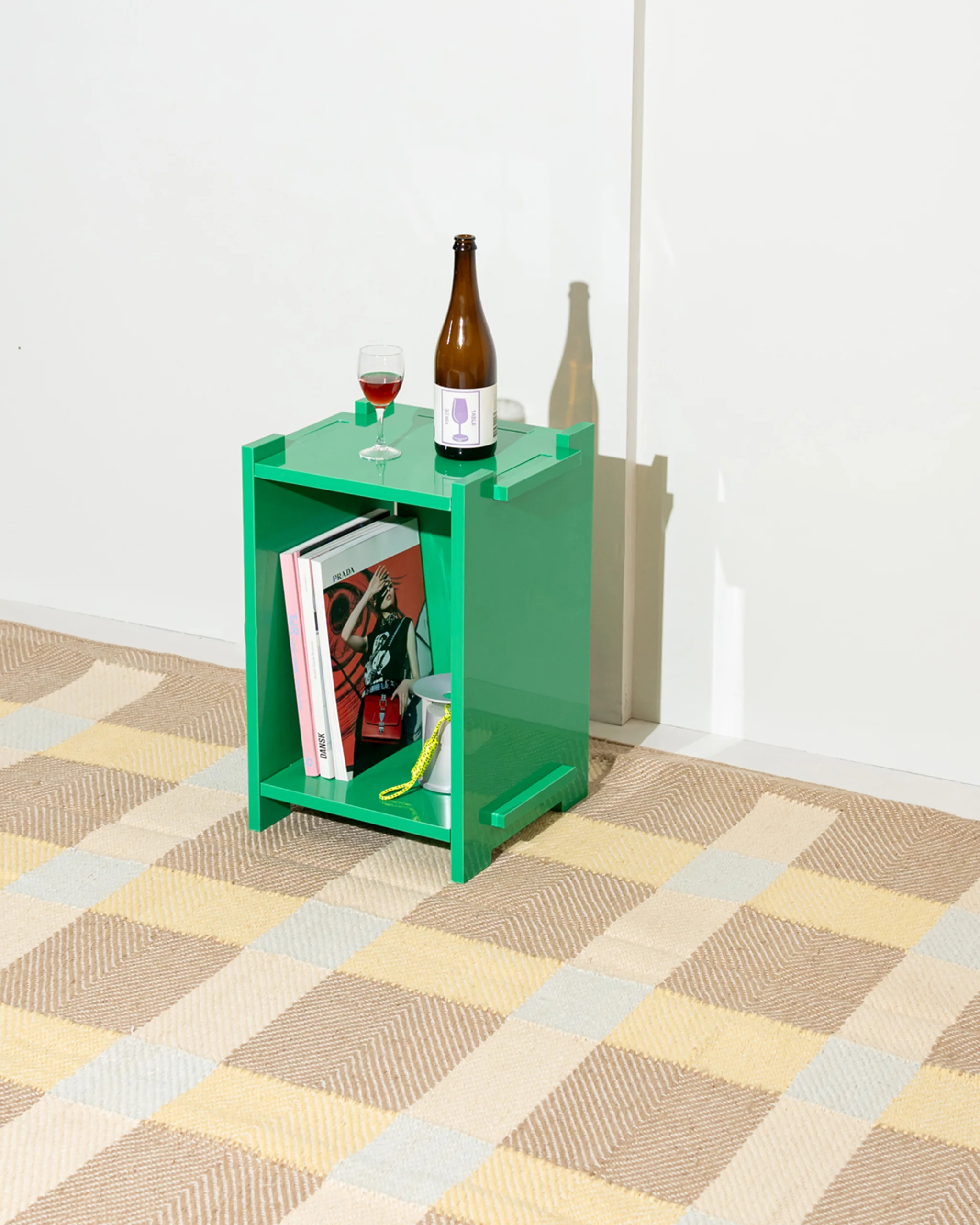 Matias Moellenbach Assembly Sidetable grün