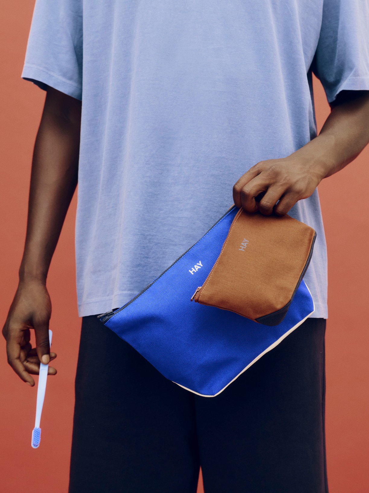 HAY Multi Pouch small brown