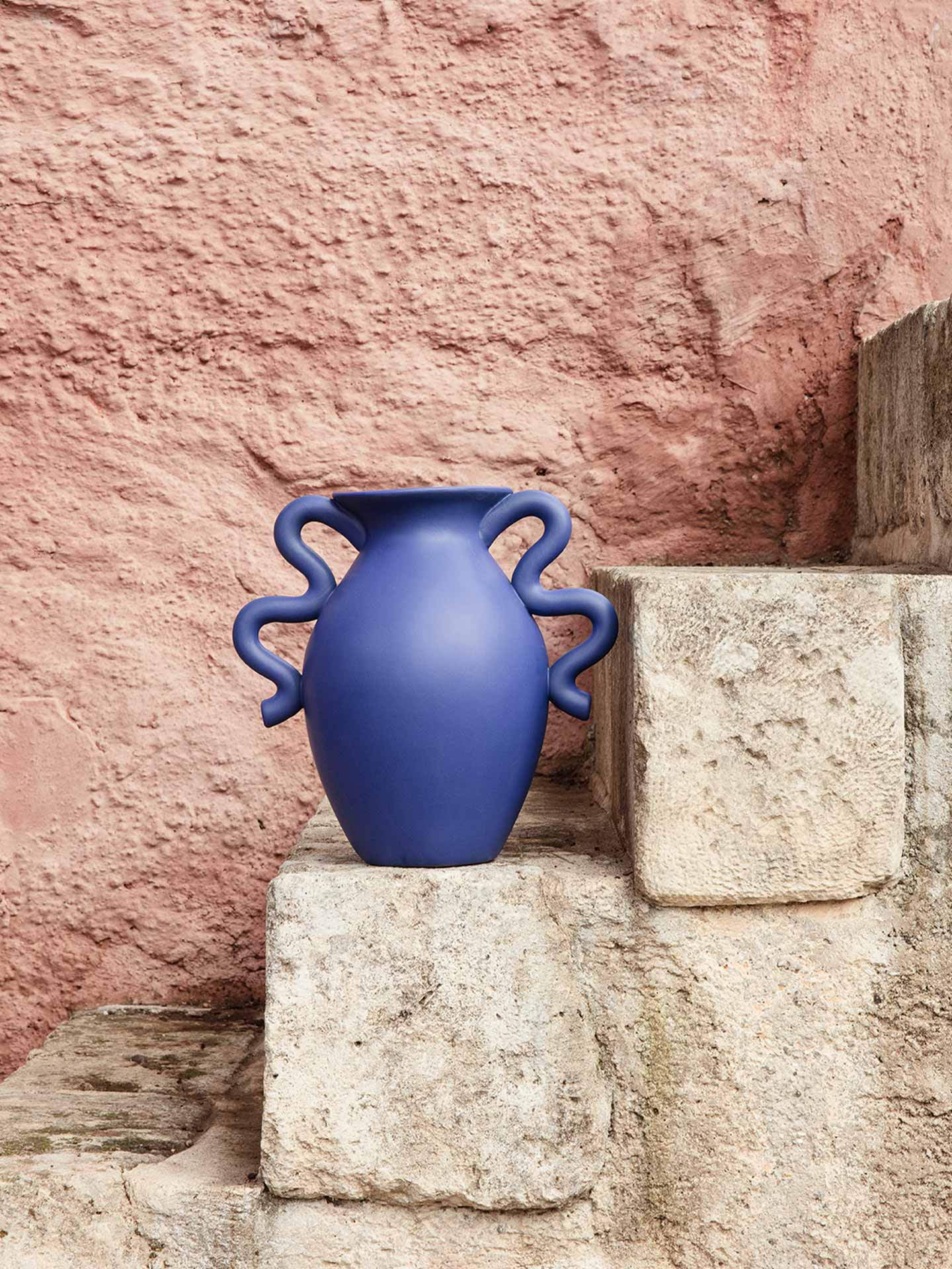 Ferm Living Verso Vase bright blue