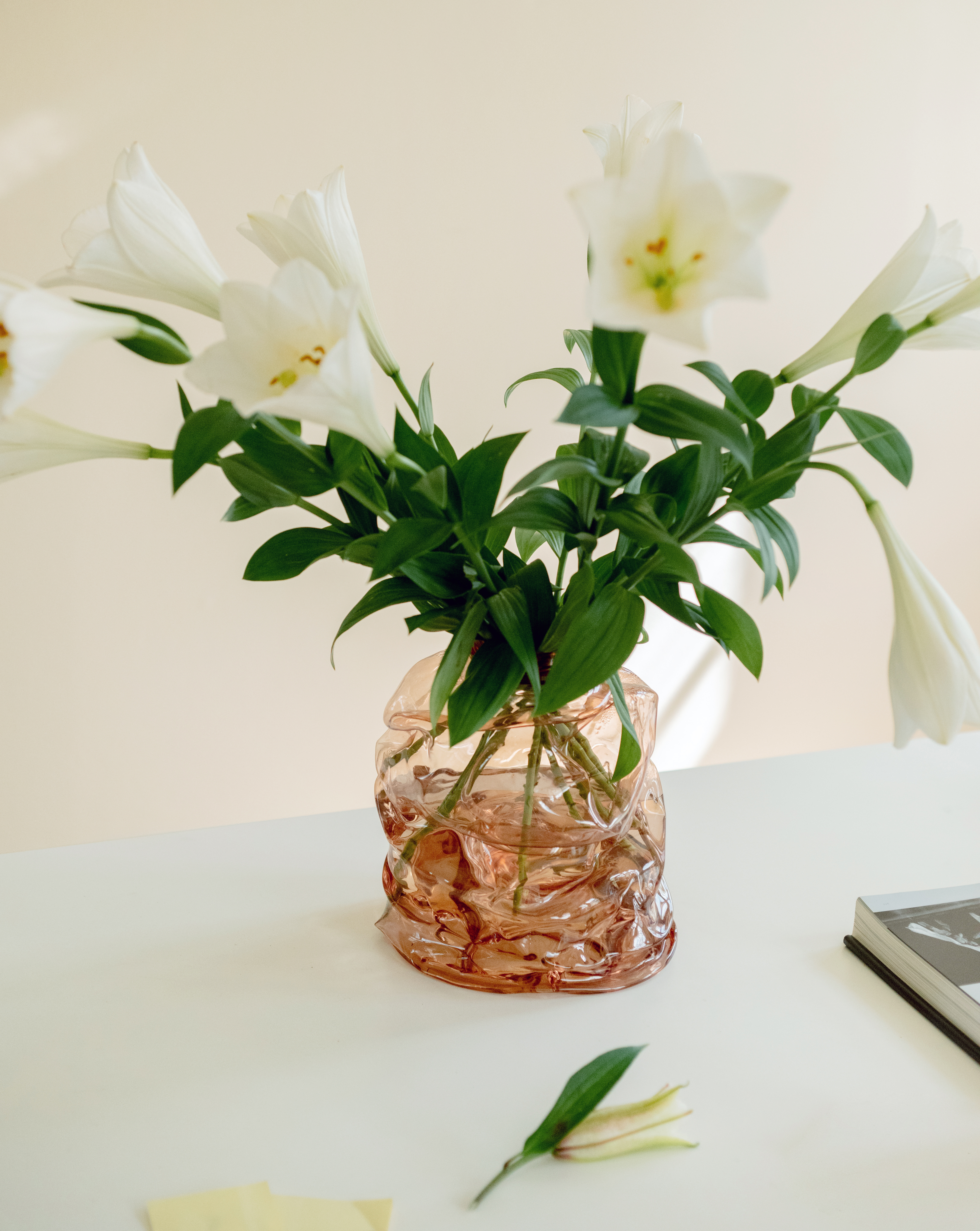 Niko June Vase Eros Torso Hue Pink Niko June Vase Eros Torso Hue Pink