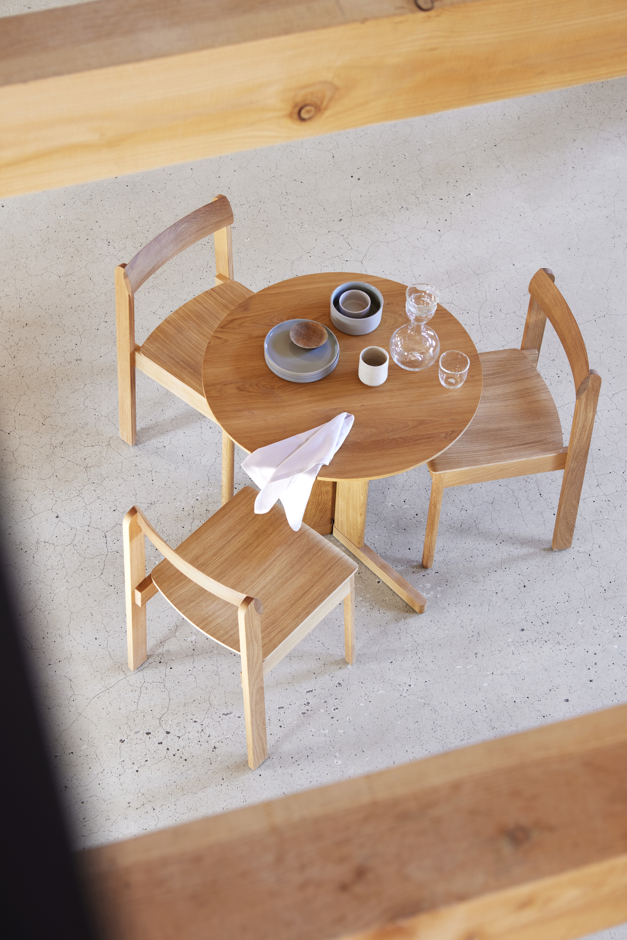 Trefoil Round Table Ø75, Oak