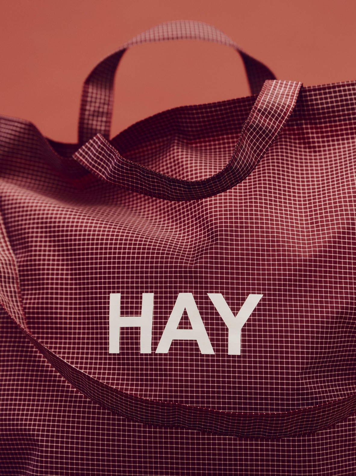 HAY Grid Crossover Bag medium Burgundy