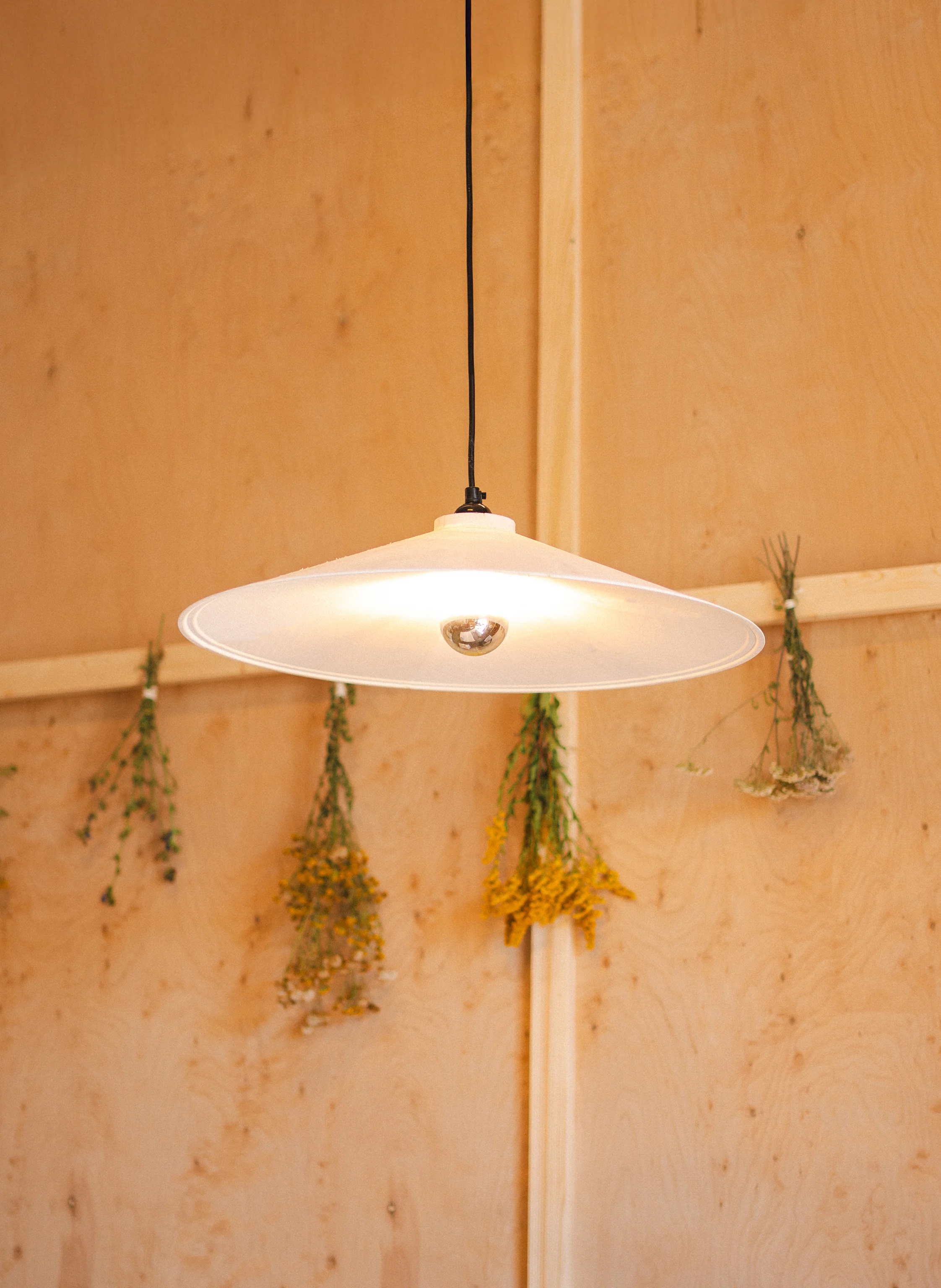 Matias Moellenbach Daily Paper Pendant