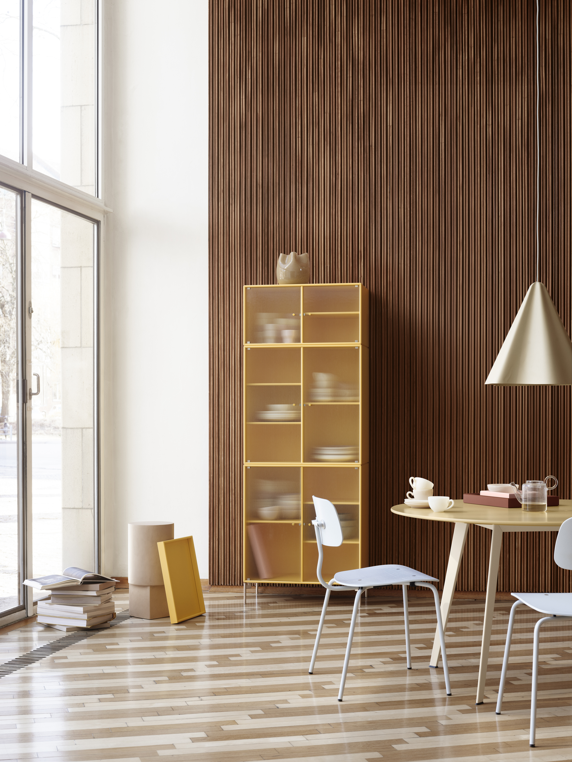 Montana Ripple IV Vitrinenschrank