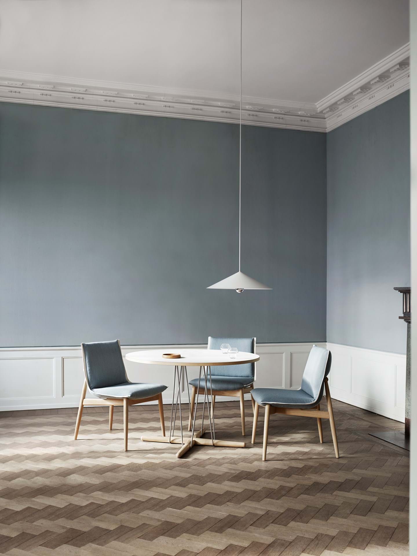 Carl Hansen & Søn E020 Embrace Table weiß | Eiche geölt