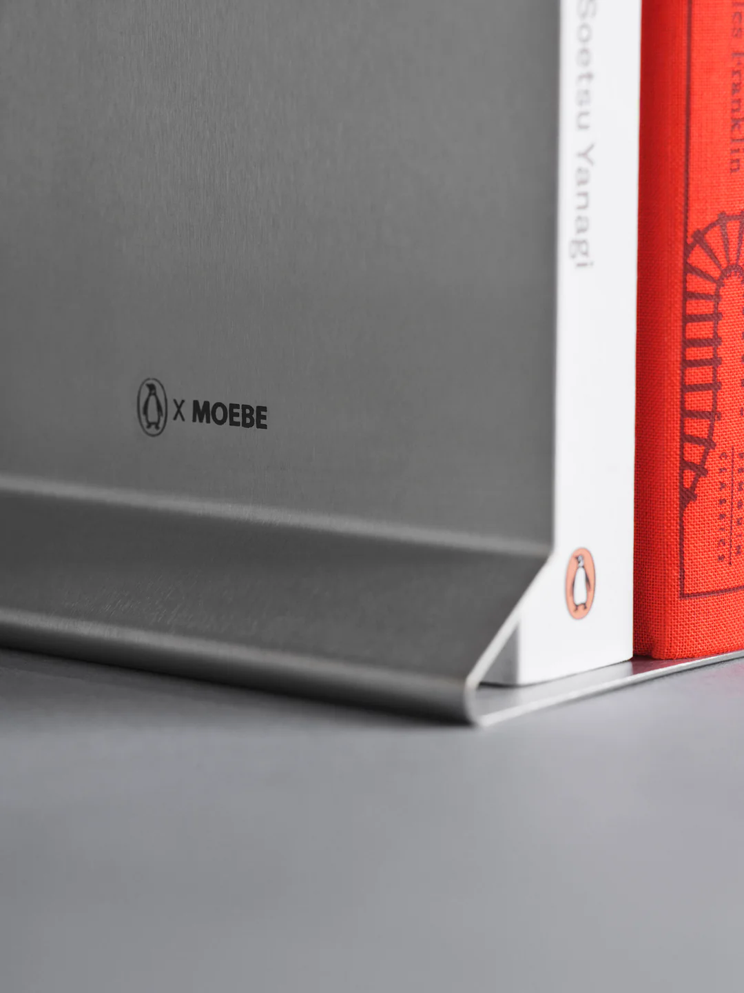 Moebe Buchstütze Stainless Steel