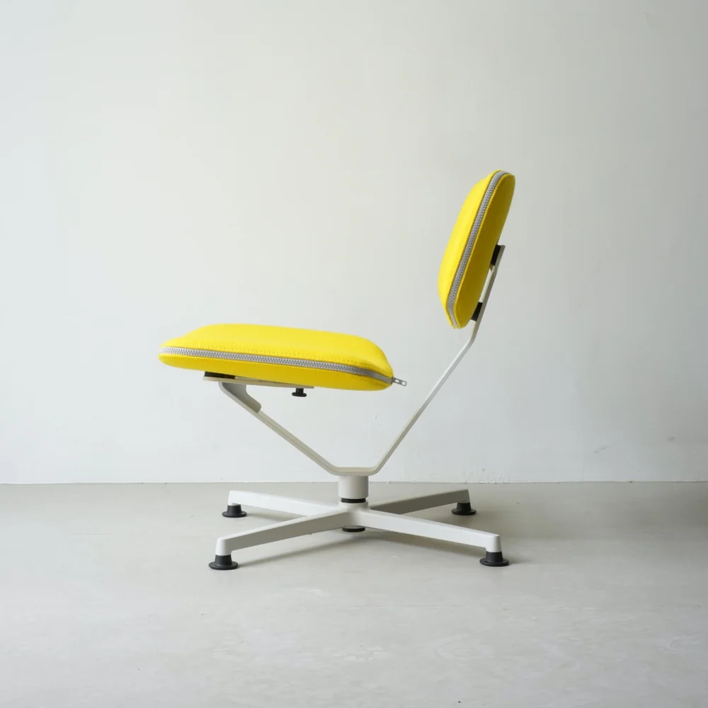 raawii Arba Lounge Chair | Upholstered Kvadrat Vidar - Light grey base / Kvadrat Vidar 0443 yellow fabric