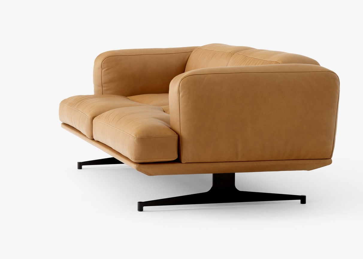 and tradition Sofa inland AV22 Noble Cognac Leather ( Ausstellungsstück )