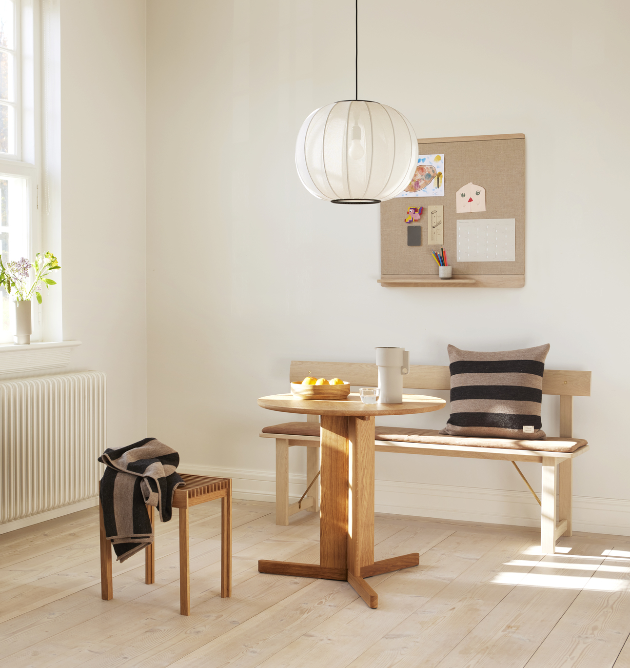 Trefoil Round Table Ø75, Oak