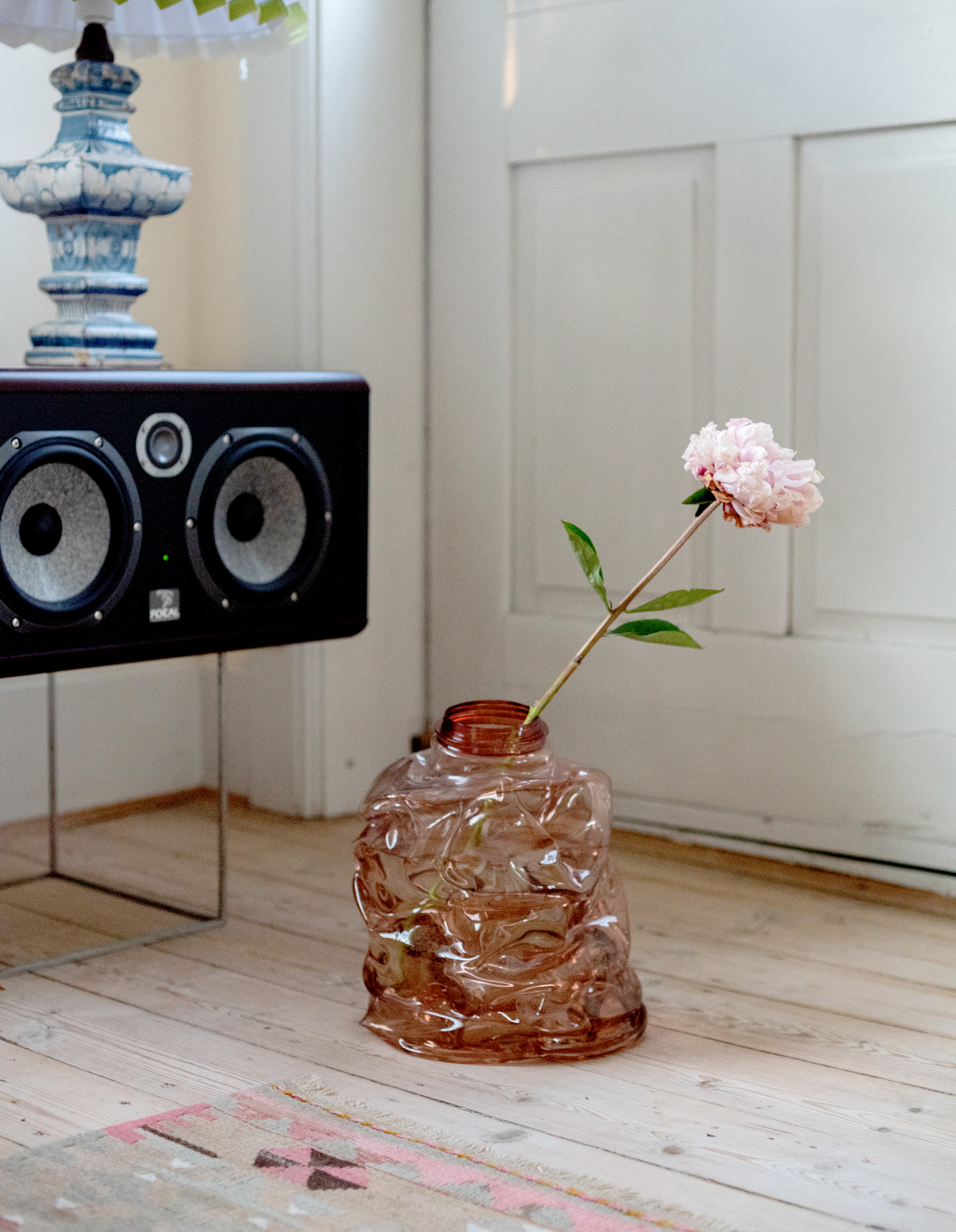 Niko June Vase Eros Torso Hue Pink Niko June Vase Eros Torso Hue Pink